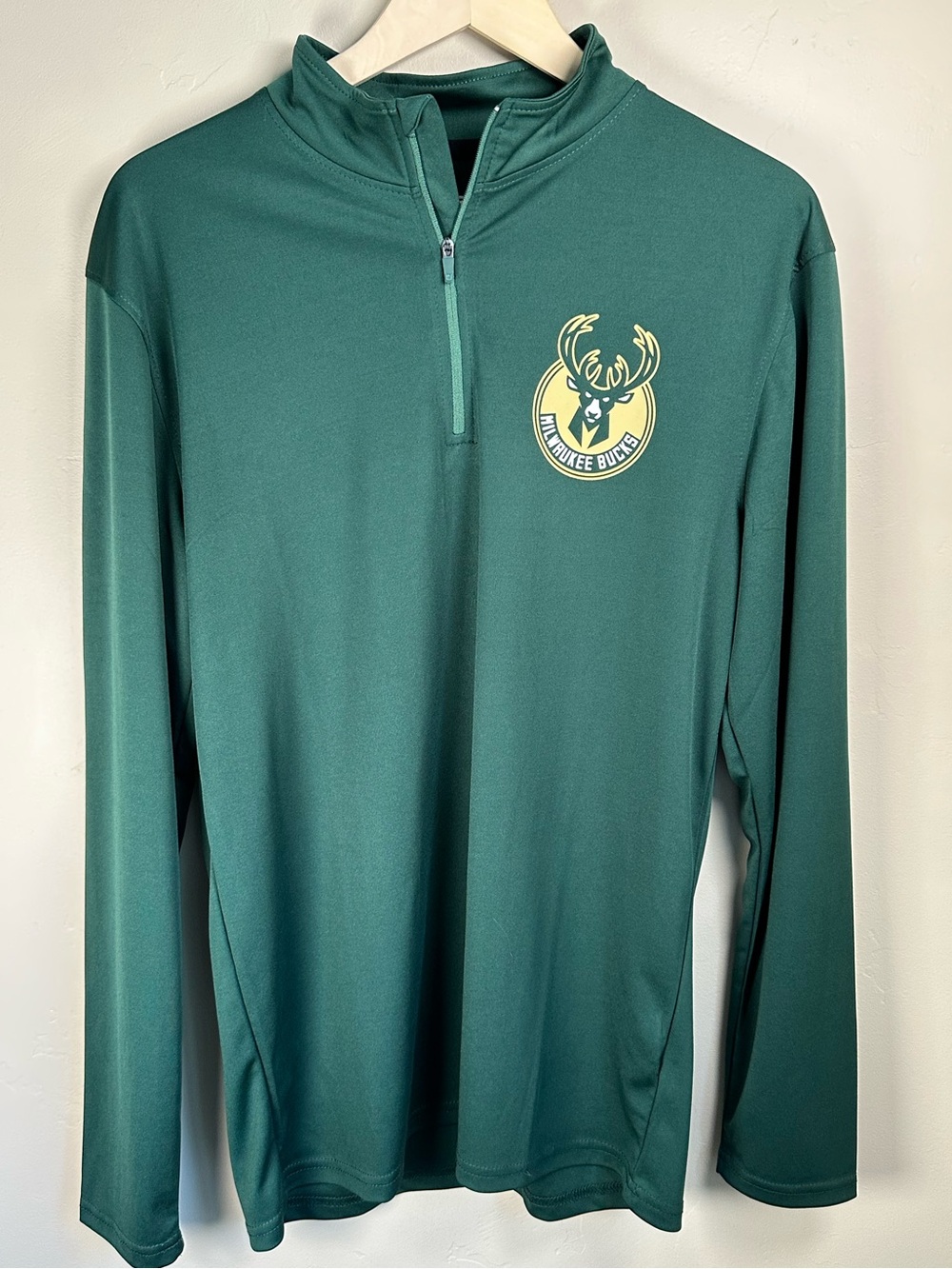 Milwaukee Bucks Men’s Medium Green Lightweight Quarter-Zip Pullover | P2P 21”